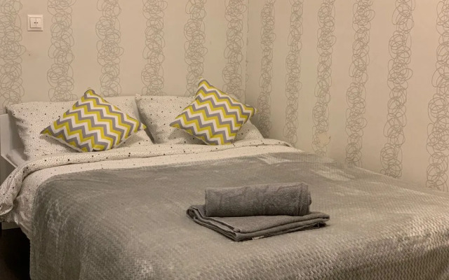 Апартаменты Видовая Трёшка на Коломяжском 15