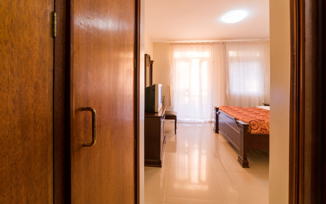 Aggrey  Hotel