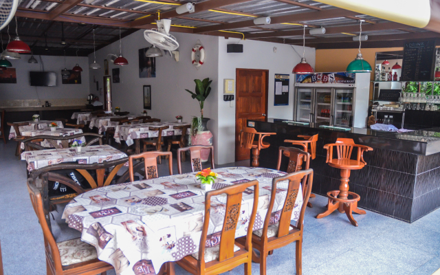 4 Palms Resort Hotel