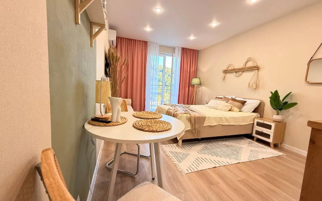 Uyutnye S Vidom Na Gory Apartments