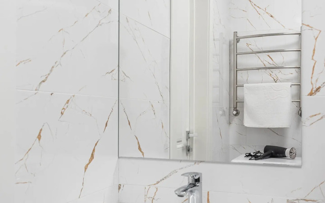 Apartwhite Flat