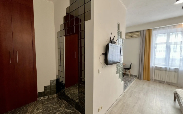 V Tsentre Goroda Flat