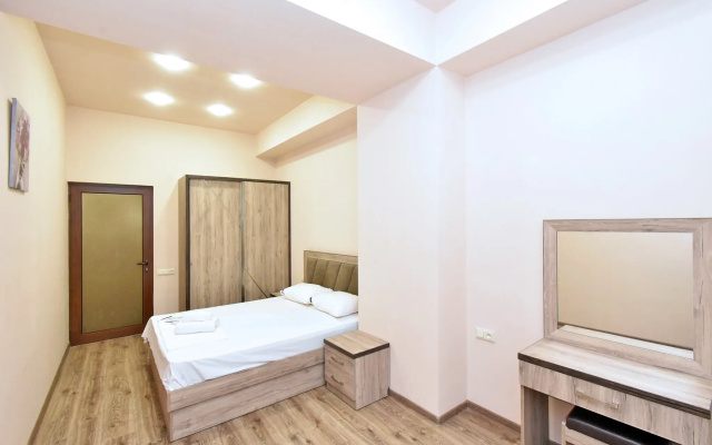 Апартаменты Амиряна 4/4 кв 45/1