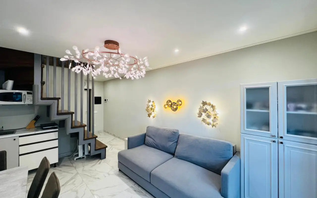 Dvukhurovnevye S Basseynom Na Territorii San-Marino Apartmen