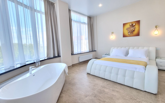 Kristall Hotel