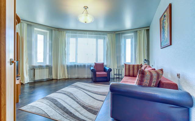 Voskresenskaya Naberezhnaya 8 Apartments