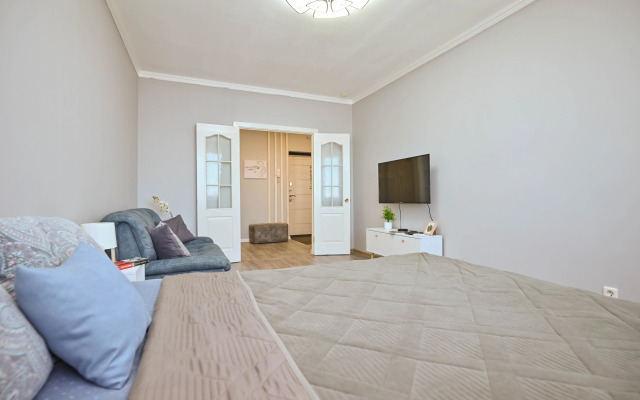 Uyutnaya S Dizaynerskim Remontom I Shikarnym Vidom Flat