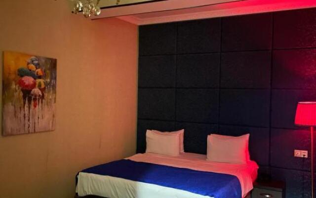Hotel Grand Mirror