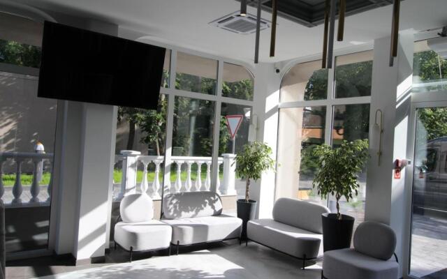 Koroleva Luiza Hotel