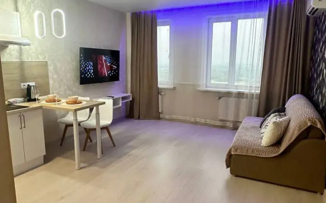 Uyutnaya i Svetlaya v Novom Zhilom Komplekse Flat