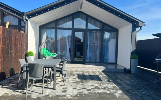 Na Beregu Morya Sea Breeze Bungalow