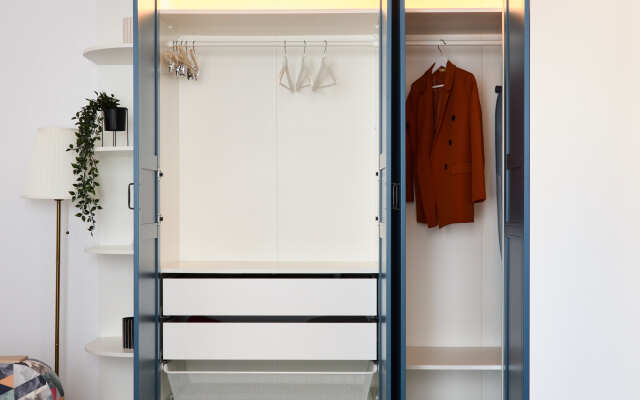 v Centre Dvuh Parkovyh Zon Flat