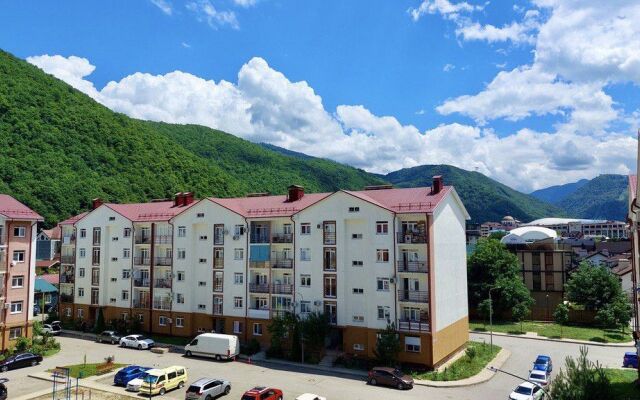S 2 Spalnyami Ryadom s Podyemnikom Flat