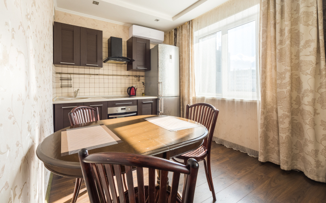 Квартира Тёплая солнечная возле БЦ Первая Башня