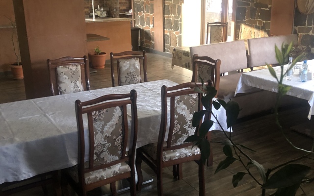 Chez Yvette Hotel