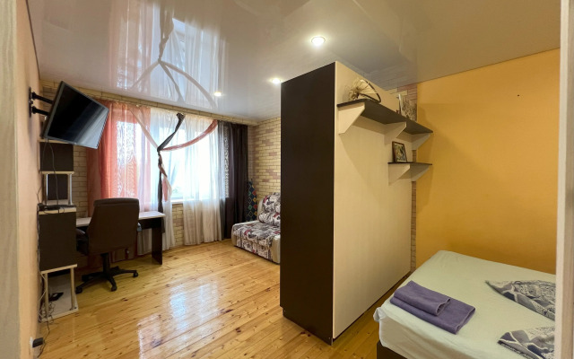 Na Ulitse Revolyutsii 3 Flat