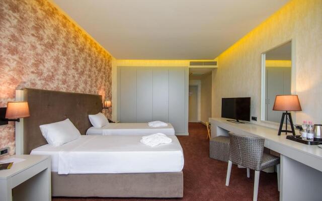 The Grand Gloria Hotel