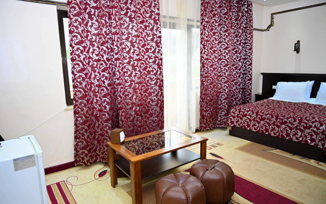 Mayisyan Kamurdj Hotel
