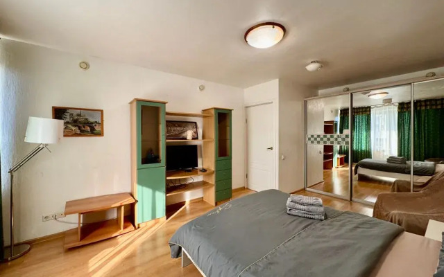 U Ploschadi Trekh Vokzalov Flat