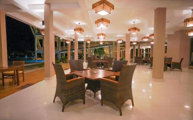 Breeze Pasikudah Resort Hotel