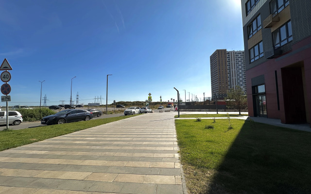 Prostornaya 1-Komnatnaya Ryadom S Botanicheskim Sadom Flat