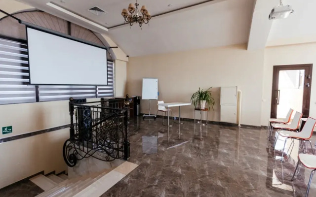 Royal Riz Hotel