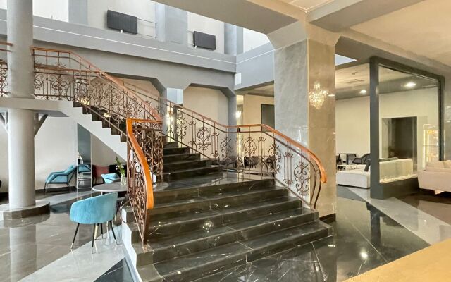 Uyutnye Sovremennye Vmestitelnye Apartamenty 615 Apartments