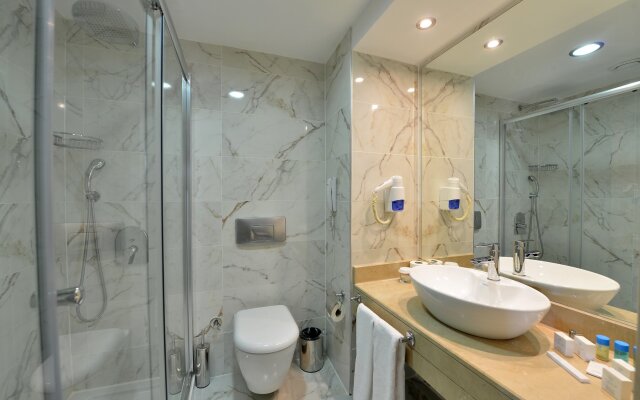 Lucida Beach Hotel 