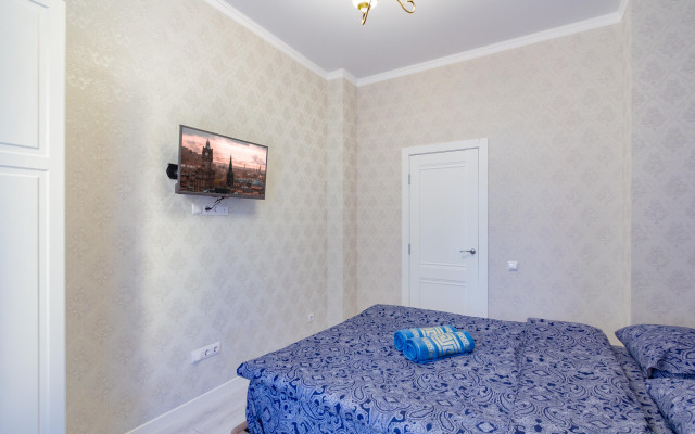 Dvukhkomnatnaya V Istoricheskom Tsentpe Gopoda S Parkovkoy Flat