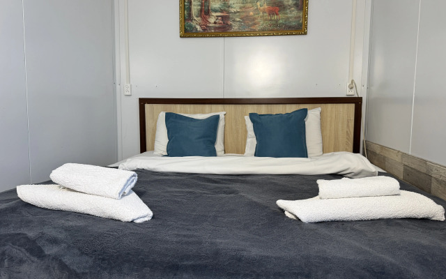 Samolet Guest House