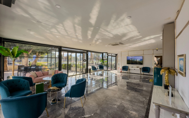 Отель Leaf Port Boutique