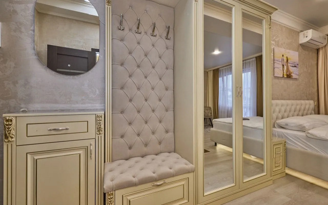 Na Krasnoy 49 Flat