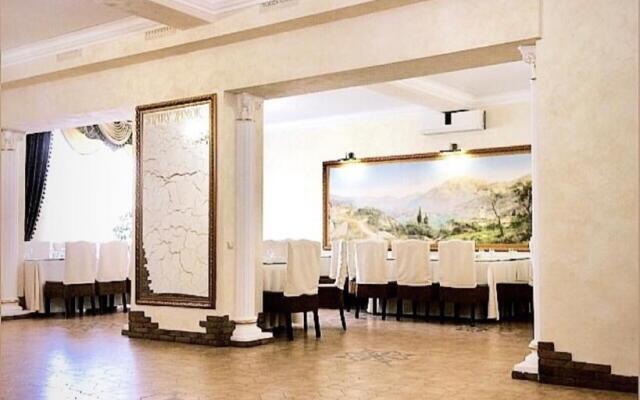 Stary Zamok Hotel