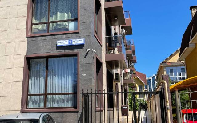 V Siriuse Uyutnaya I Komfortnaya Flat