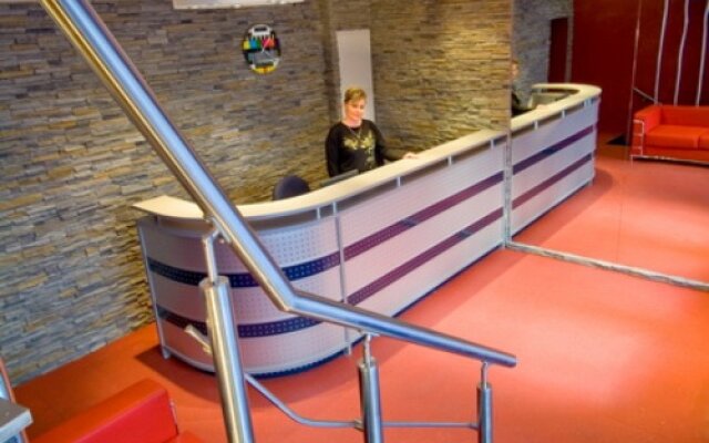 Maksimum Hotel