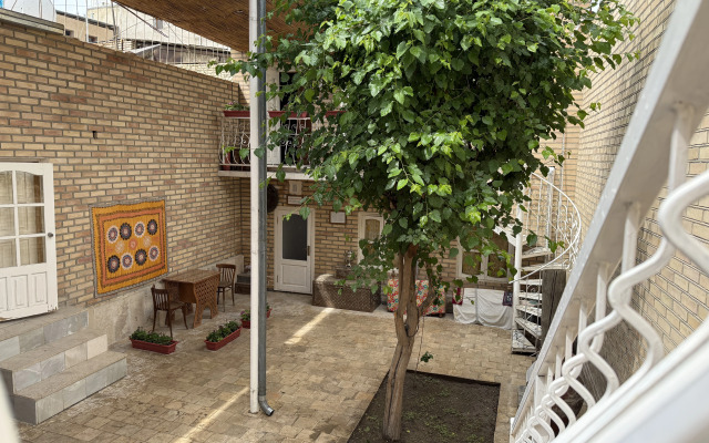 Usman Heritage Mini-hotel