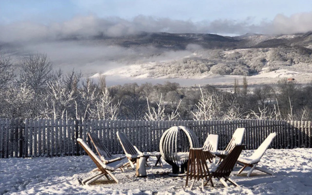 Частный дом часть с 2 спальнями с видом на горы