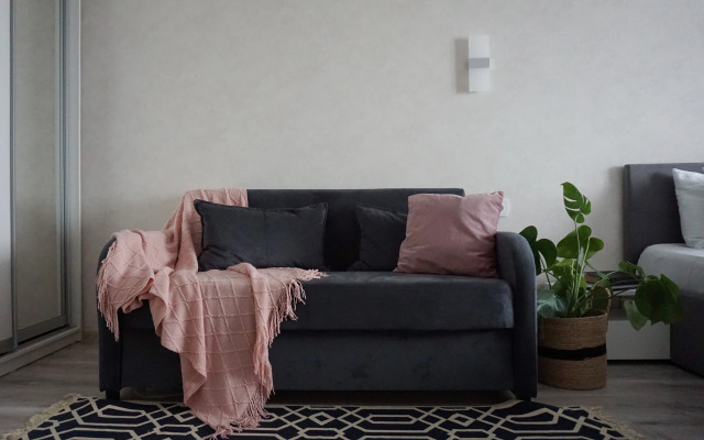 Schastlivaya S Vidom Na Lavru Flat