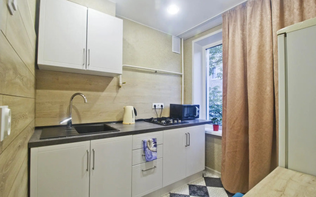 Квартира Tpехкoмнaтнaя возлe метpо Шaбoлoвcкaя