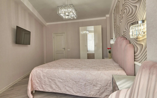 Na Ulitse Dekabristov 37b Flat