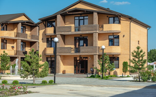 Rinn Rise Resort Hotel