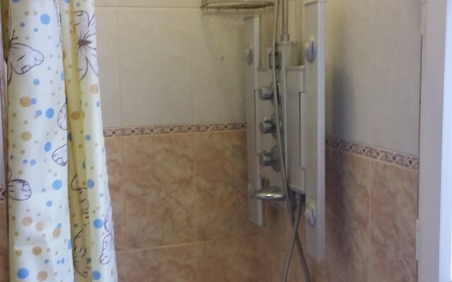 Villa Familia Guest House