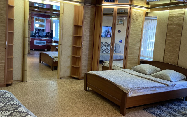 Na Prospekte 50 Let Oktyabrya 22 Flat