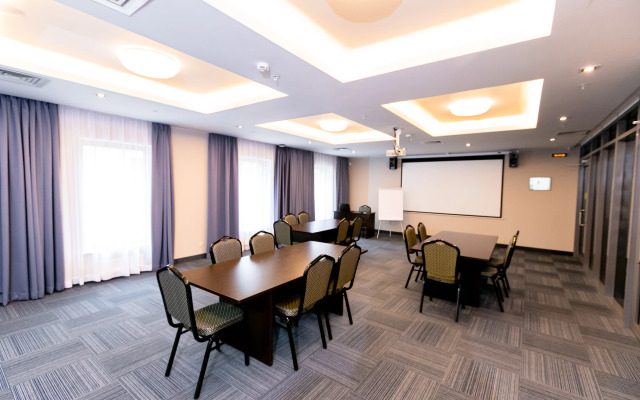 Отель Harbor Club