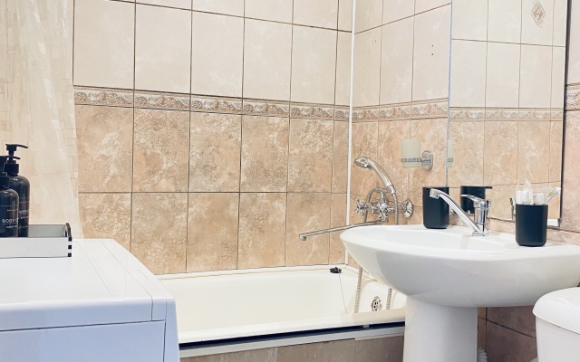 Dvukhkomnatnaya kvartira vozle Kremlya Flat