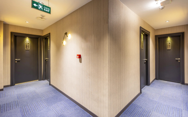 Lenora Airport Hotel