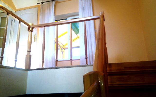 Central House Lesnoi Guest House