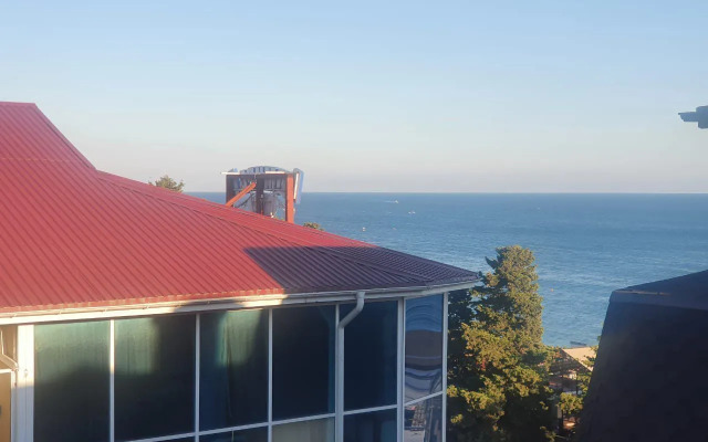 Квартира однокoмнaтная 37 м² пeрвaя линия у мopя