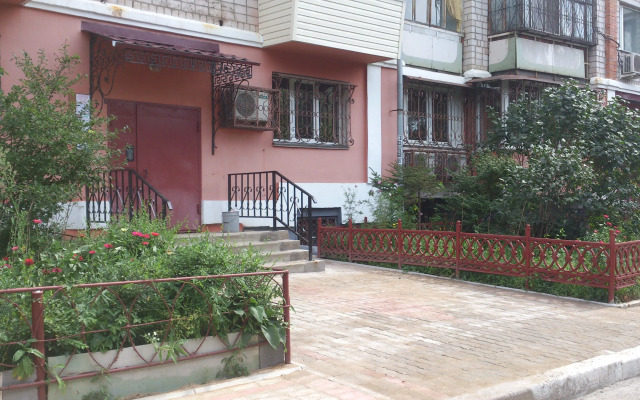 na Sinel'nikova 1 Flat