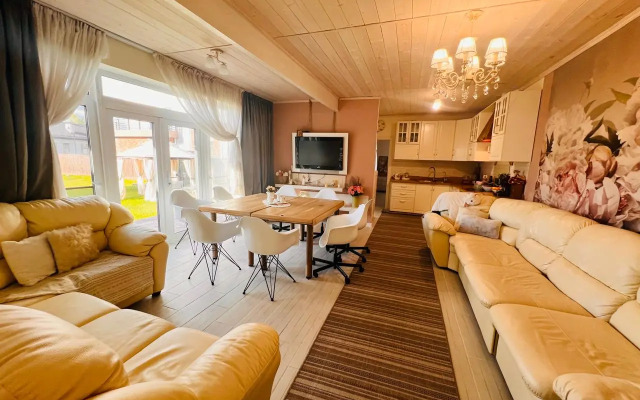 S Baney Private house